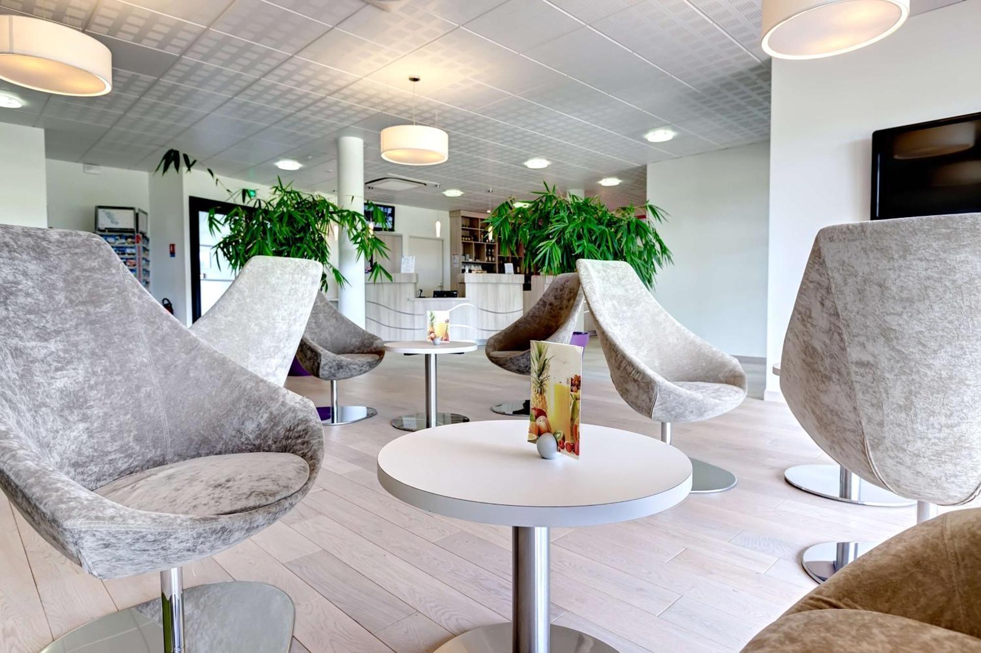 Brit Hotel Vendee Mer Les Achards  Экстерьер фото