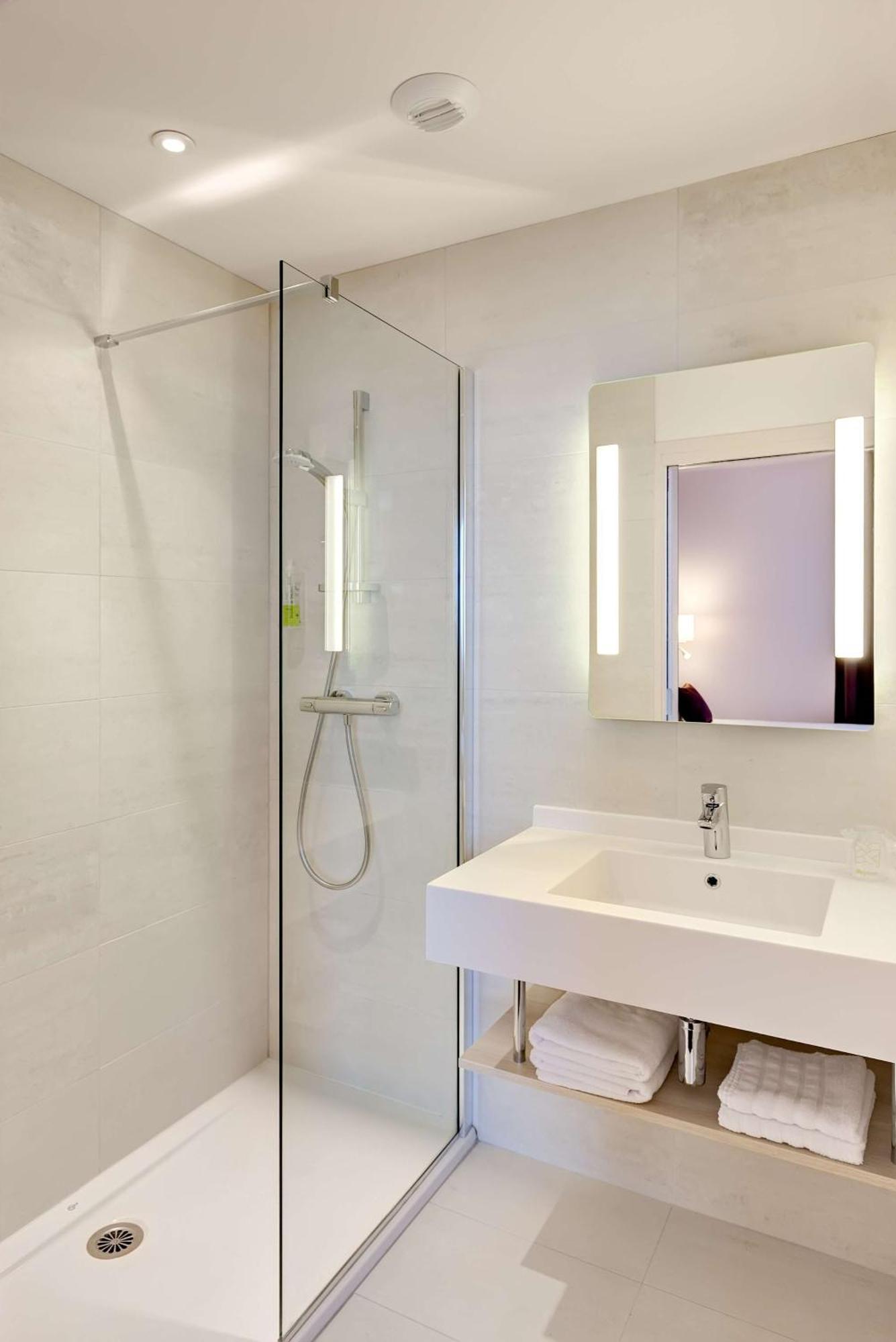 Brit Hotel Vendee Mer Les Achards  Экстерьер фото
