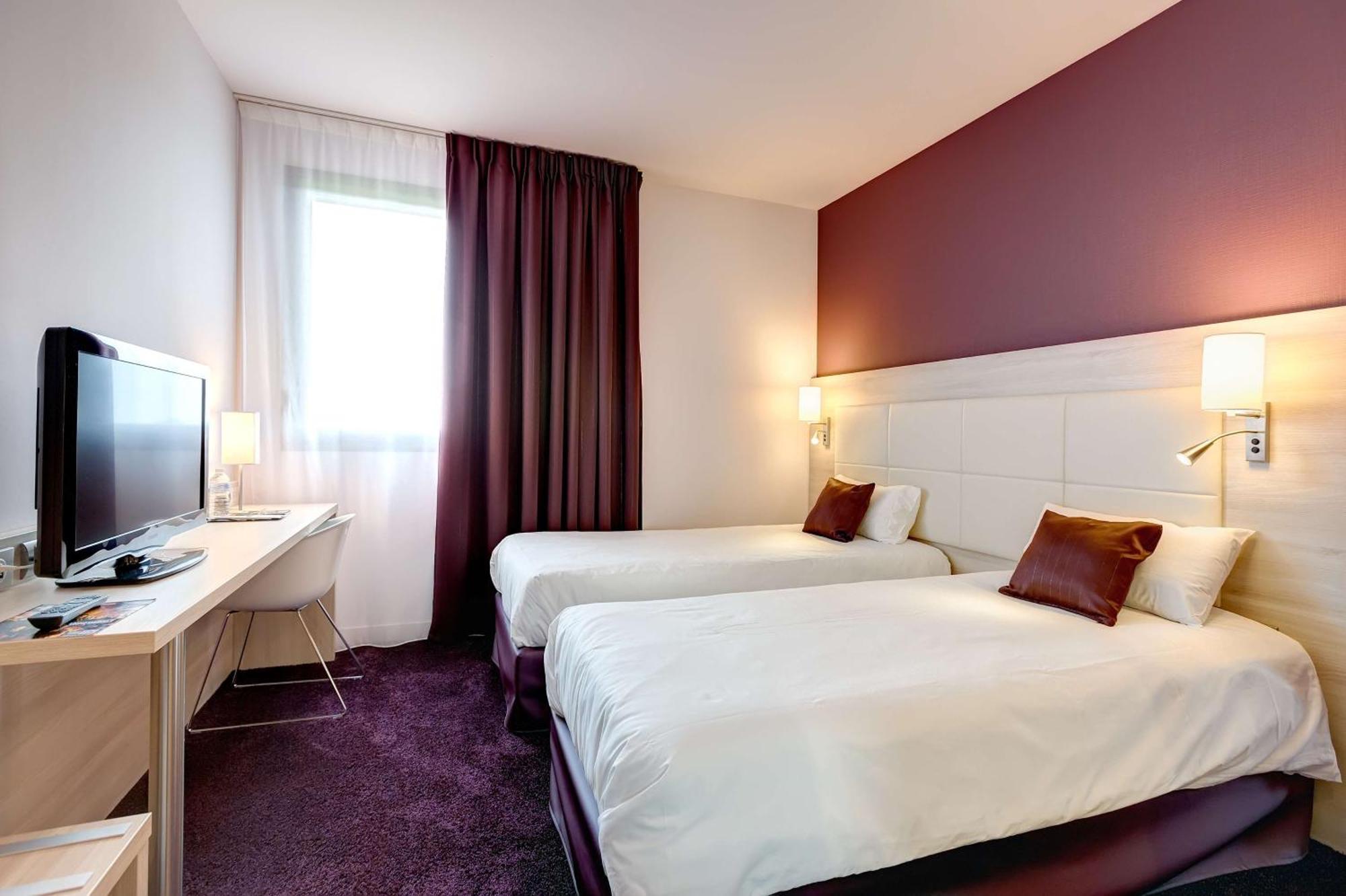 Brit Hotel Vendee Mer Les Achards  Экстерьер фото