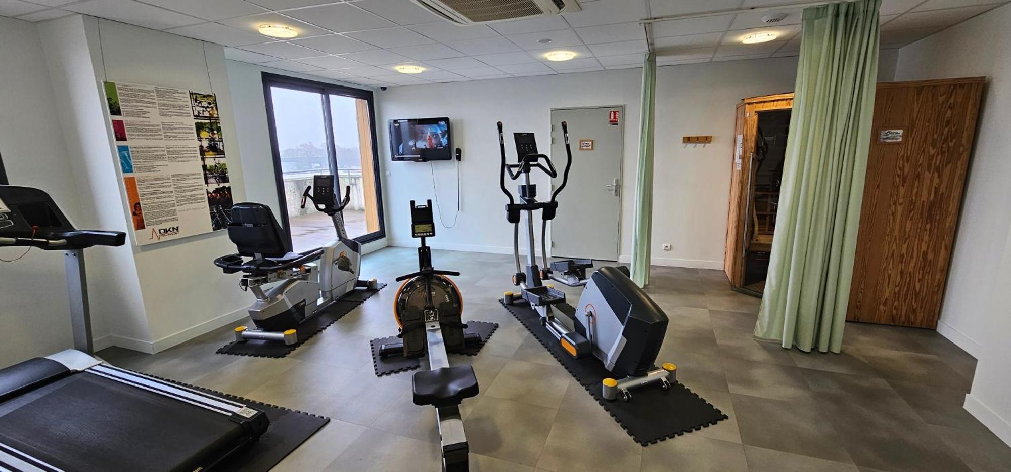Brit Hotel Vendee Mer Les Achards  Экстерьер фото