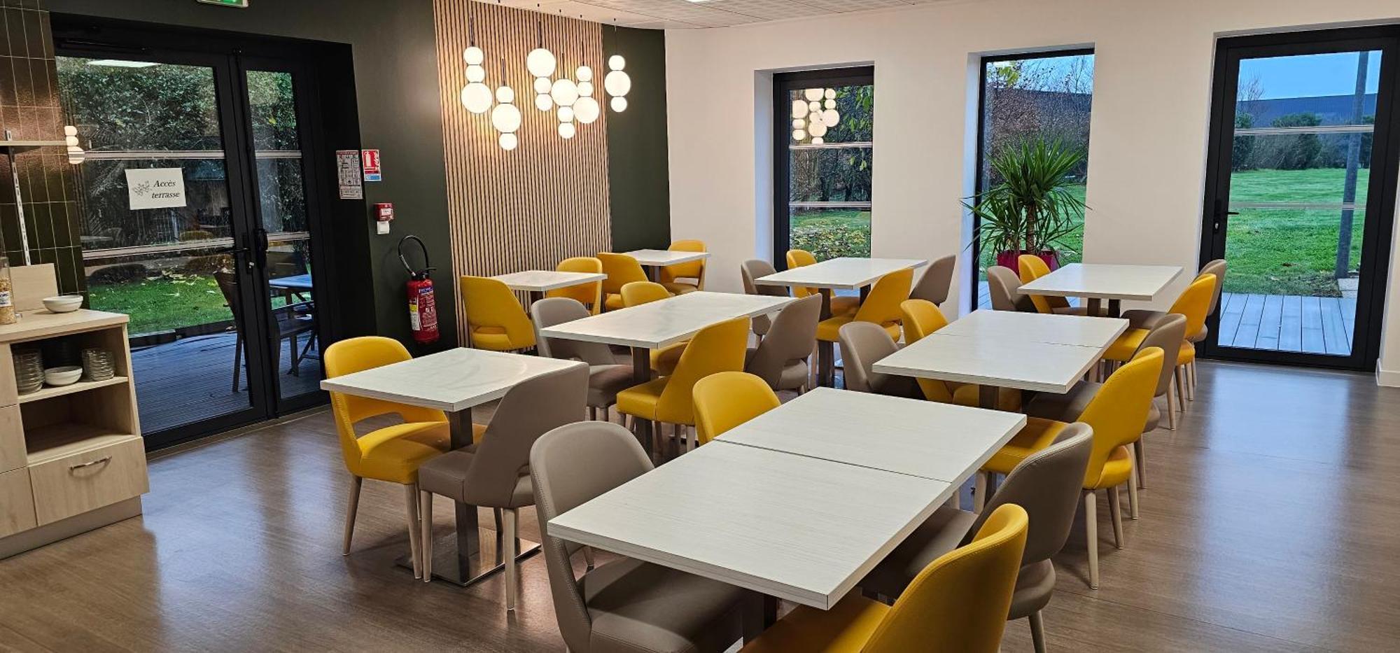 Brit Hotel Vendee Mer Les Achards  Экстерьер фото