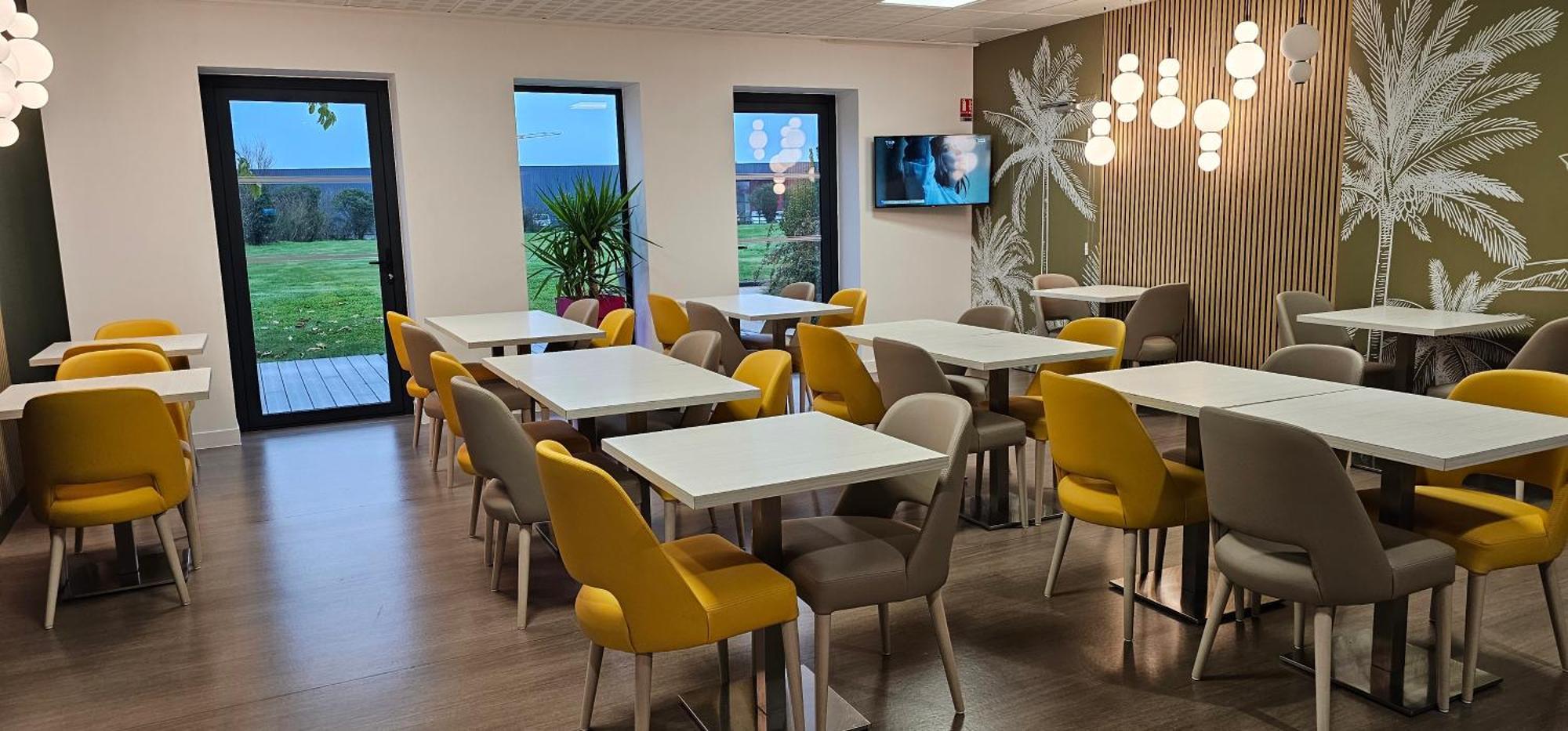 Brit Hotel Vendee Mer Les Achards  Экстерьер фото