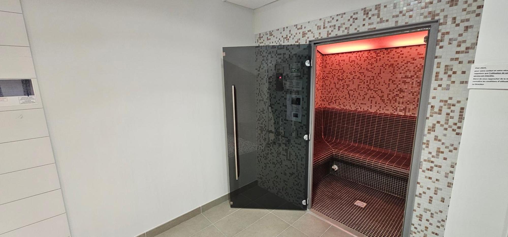 Brit Hotel Vendee Mer Les Achards  Экстерьер фото