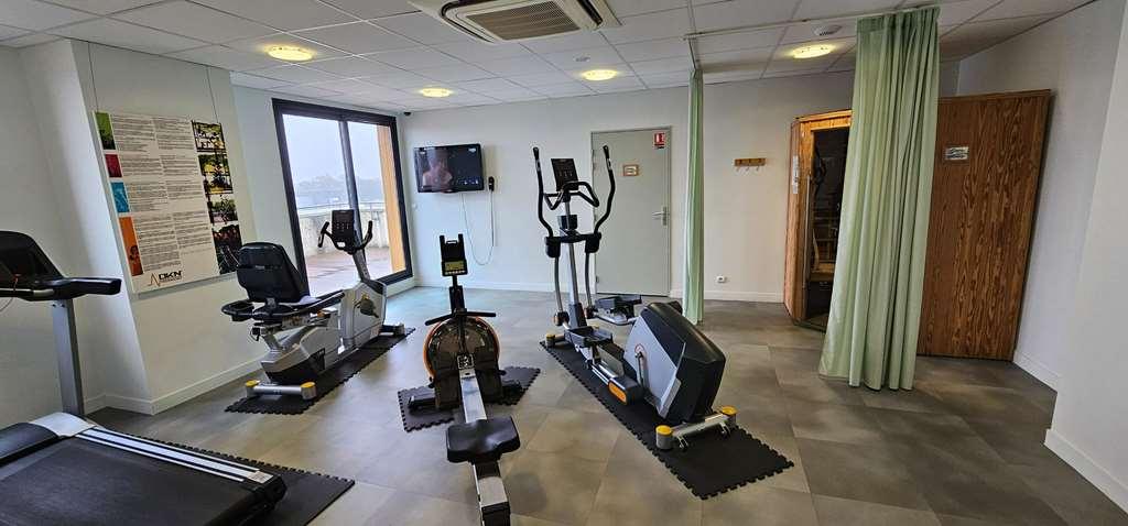 Brit Hotel Vendee Mer Les Achards  Удобства фото