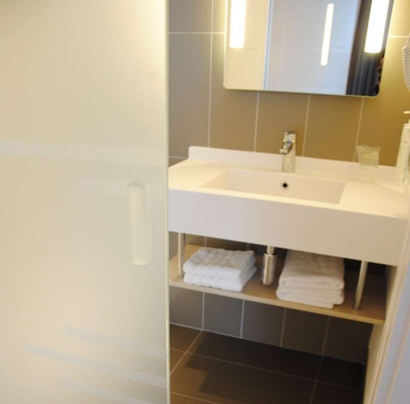 Brit Hotel Vendee Mer Les Achards  Номер фото